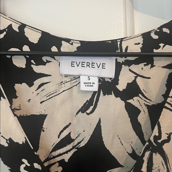 Evereve | Winona  Floral Midi V-Neck Black & White Silky Dress Size Small - Picture 4 of 11
